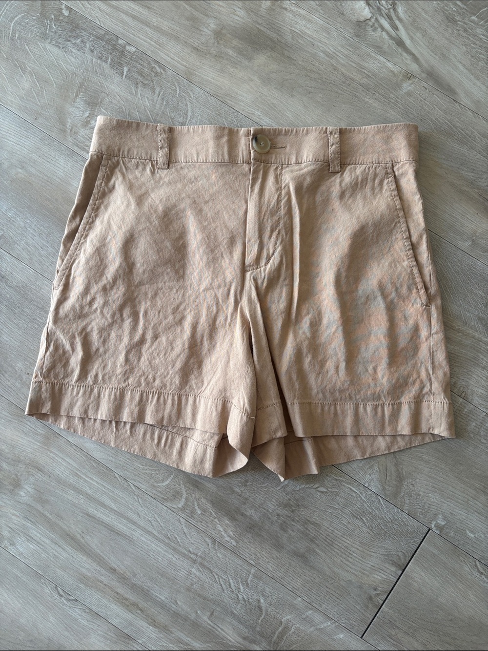 Vince. Women’s Buttoned Knee Length Linen Blend Shorts Size 6